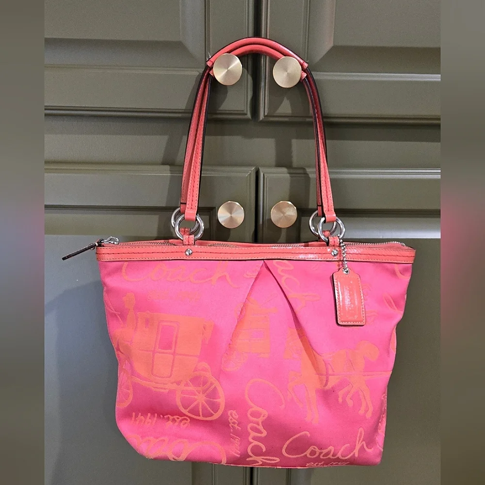 Coach rare pink peachy/orange Horse Carriage Pleated Tote Shoulder Bag F…